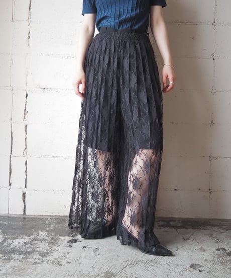 Flower Lace See-through Pleats Pants BK