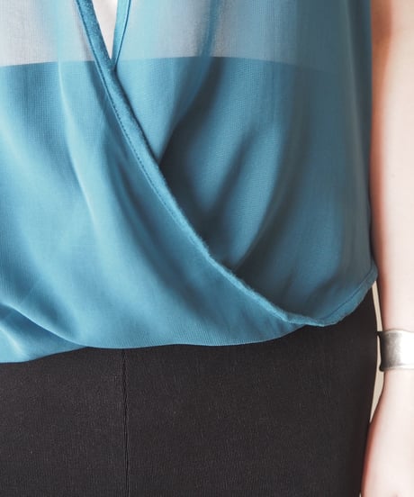 Crossed Design Sleeveless Blouse BL