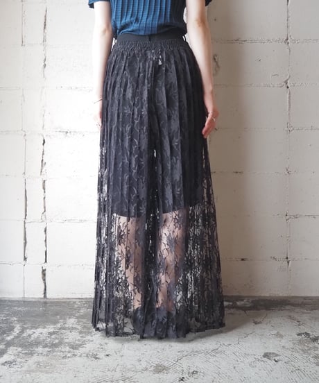 Flower Lace See-through Pleats Pants BK