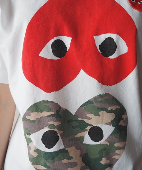 PLAY COMME des GARÇONS Double Heart Camouflage Print Tee WH