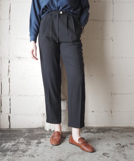 2 Tuck Slacks BK