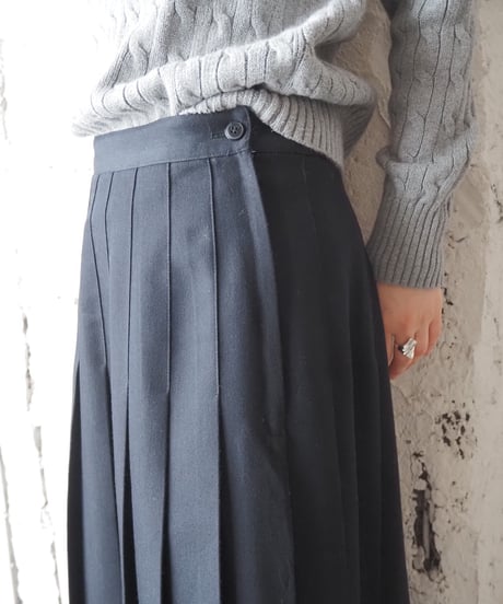 REMAKE White Stitch Pleated Skirt BK