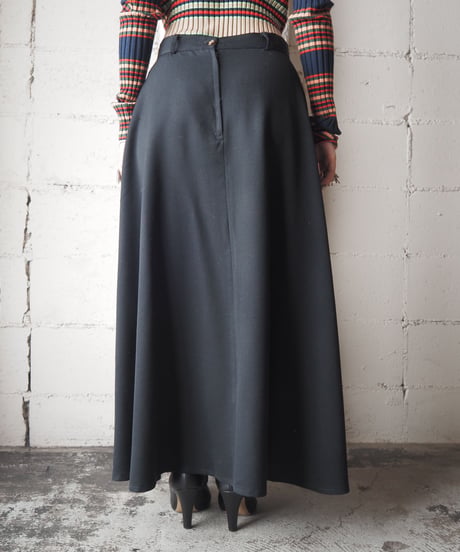 Center Pleat Flared Skirt BK
