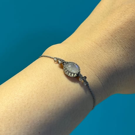 泡月~White Labradorite Macrame’ Bracelet