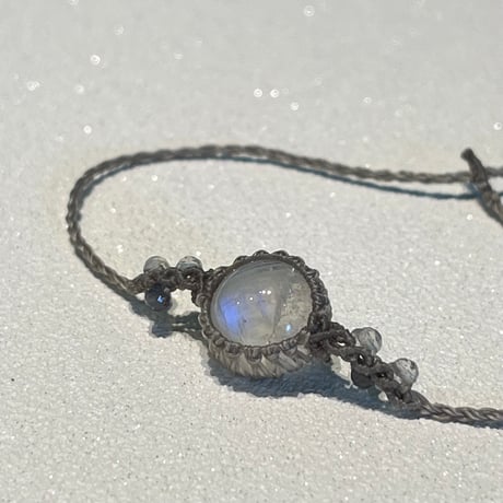 泡月~White Labradorite Macrame’ Bracelet