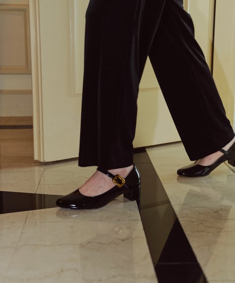 ENAMEL PUMPS