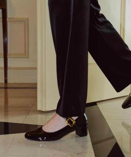 ENAMEL PUMPS