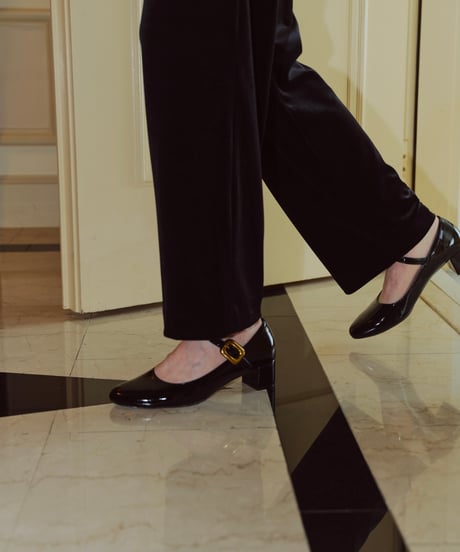 ENAMEL PUMPS