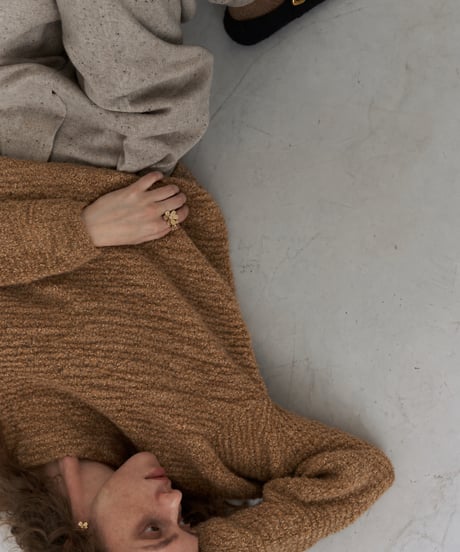 BOUCLE KNIT