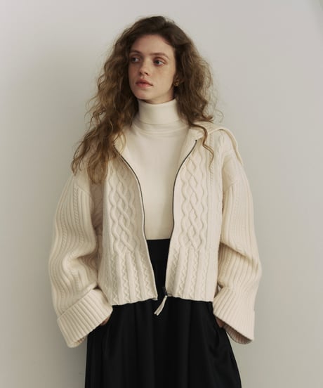 ZIP COLLAR KNIT