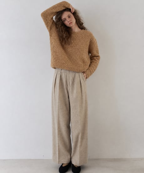 BOUCLE KNIT