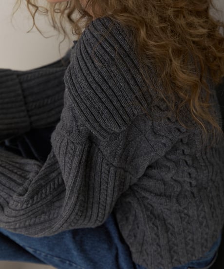ZIP COLLAR KNIT