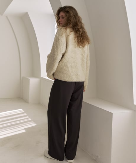 BOUCLE KNIT