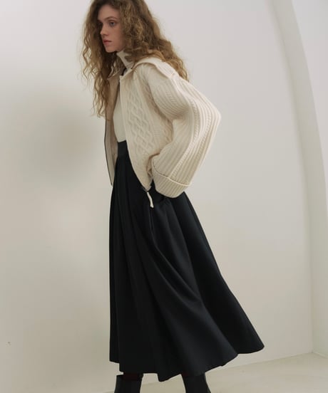 ZIP COLLAR KNIT