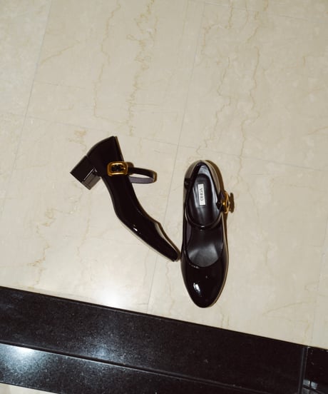 ENAMEL PUMPS