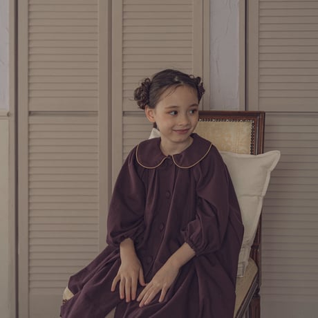 Religieuse dress / Fig