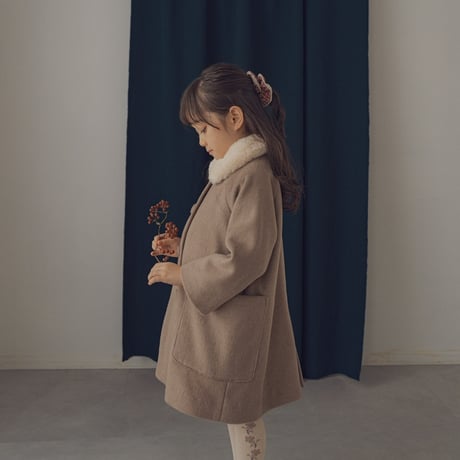 Winter coat / Milk tea