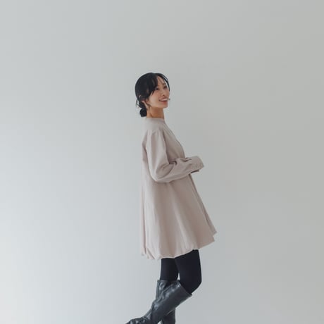 ladies Religieuse dress / Antique beige