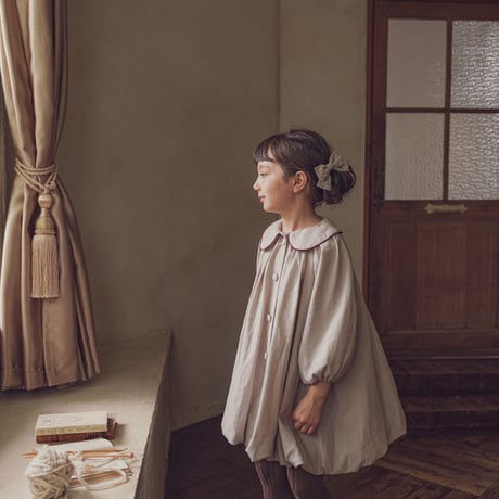Religieuse dress / Antique beige