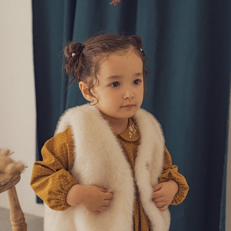 Baby fur vest / Milk