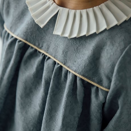 Petal / light blue