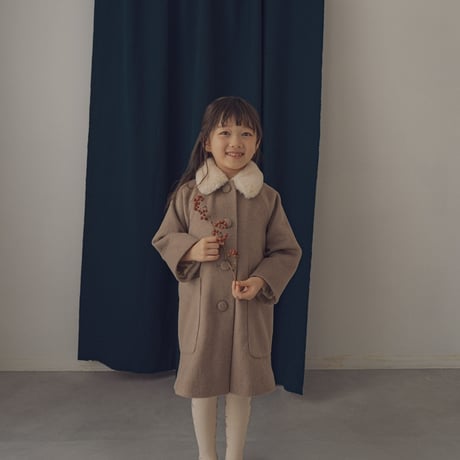 Winter coat / Milk tea