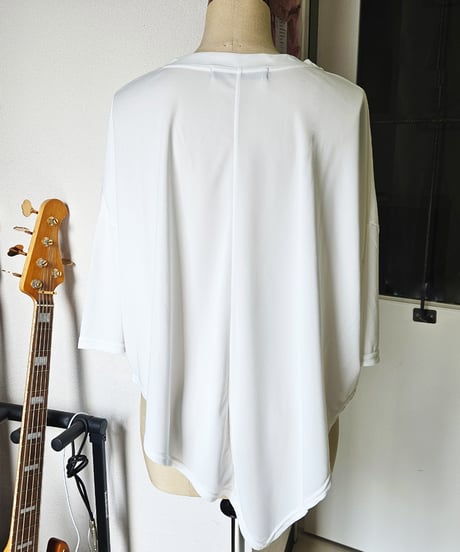 Asymme-hem Loose Pullover