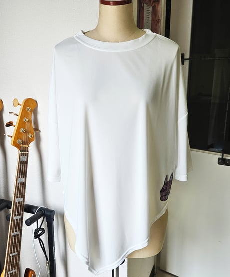 Asymme-hem Loose Pullover