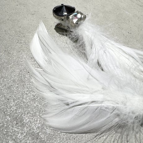 eeeee//feather hair clip