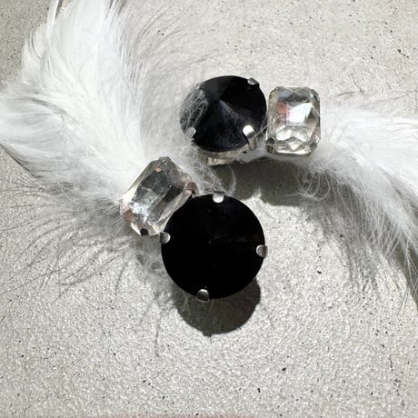 eeeee//feather hair clip