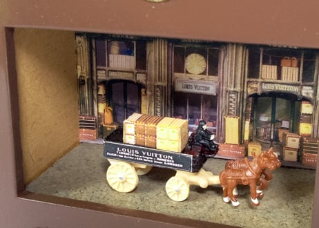 ガレット製作　Mini du L'Oro　シリーズ　ペーパー　ミニチュア　ディヴァリー・ワゴン　パリ　スクリーベ通り店の前で
