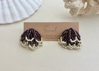 くらげのビーズ刺繍ピアス(メタリックパープル)