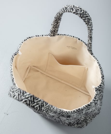 ATPOVA｜【 26WI39 】 縮絨ウールヘリンボーン トートBAG (L)