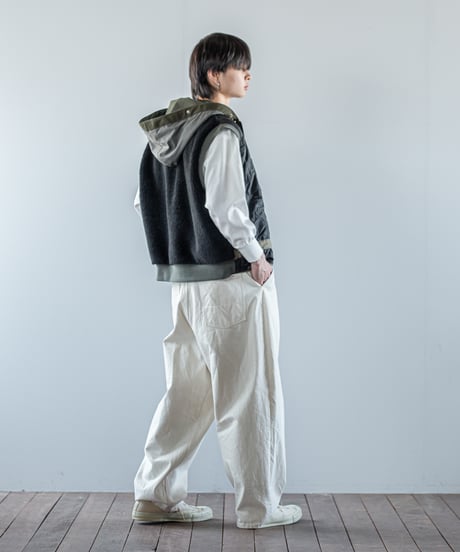 ARTE POVERA｜【 26WI67 】 チェコキルトパンツ(黒染) RE-フードベスト