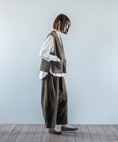 ATPOVA｜【 26WI42 】 コーデュロイ Vベスト (製品染)