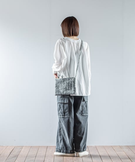 ATPOVA｜【 26WI35 】 縮絨ウールヘリンボーン サコッシュ (M)