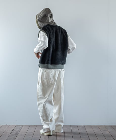 ARTE POVERA｜【 26WI67 】 チェコキルトパンツ(黒染) RE-フードベスト