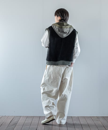 ARTE POVERA｜【 26WI67 】 チェコキルトパンツ(黒染) RE-フードベスト