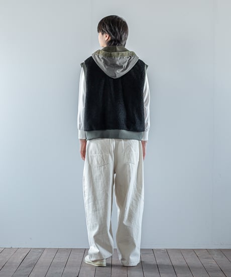 ARTE POVERA｜【 26WI67 】 チェコキルトパンツ(黒染) RE-フードベスト