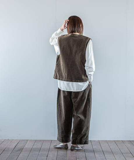 ATPOVA｜【 26WI42 】 コーデュロイ Vベスト (製品染)