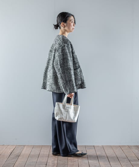ATPOVA｜【 26WI33 】 縮絨ウールヘリンボーン ノーカラーJKT