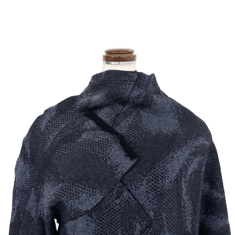 shinyaseki   アシンメトリー立体切替ハイネックプルオーバー STONE TOPS
