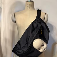 陶器のお顔付きボディバック