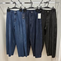 リジッドデニムタックパンツ