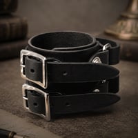 双錠の腕輪・深黒｜レザーブレスレット