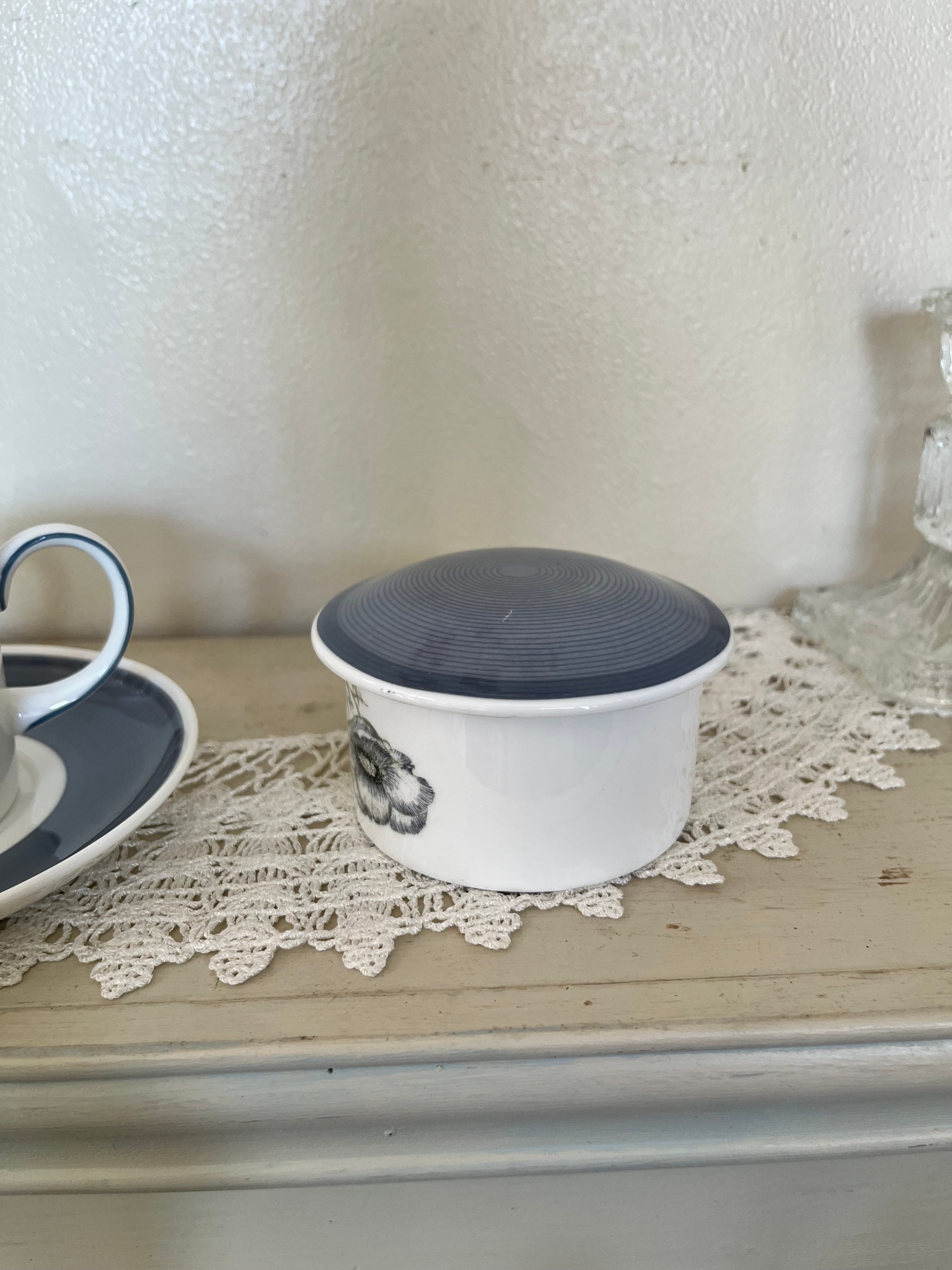 ○po-222/Wedgwood×スージークーパー グレンミスト ボンボンケース