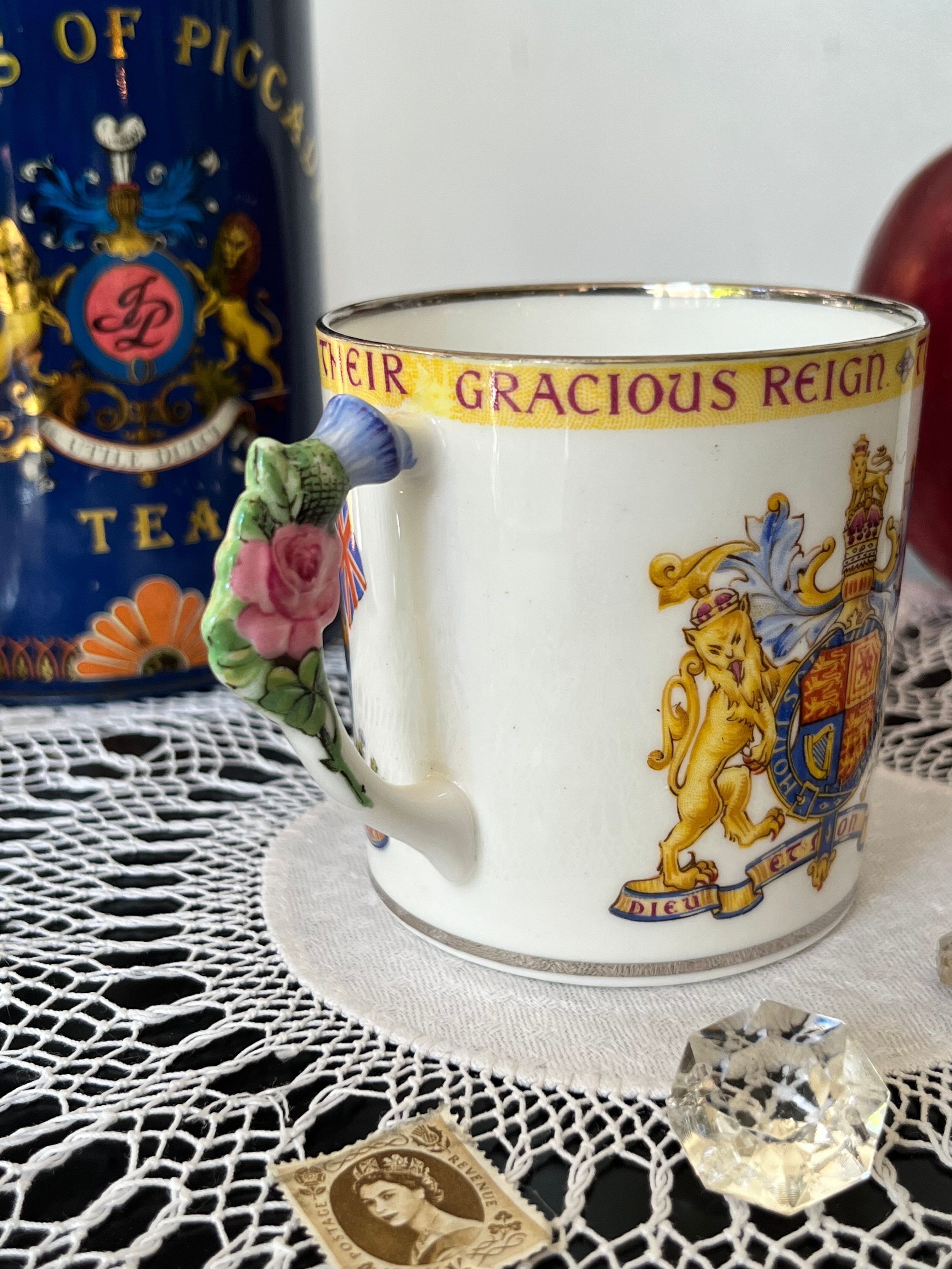 ○po-224/PARAGON フラワーハンドルの1935年 ジョージ5世 在位25年記念