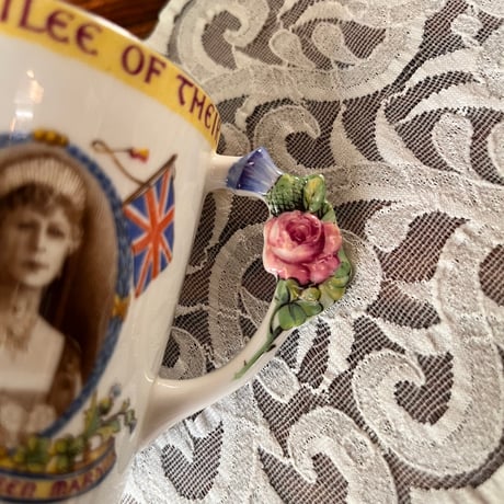●po-224/PARAGON フラワーハンドルの1935年 ジョージ5世 在位25年記念マグカップ