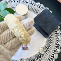 ●ab-600/ベークライト製 薔薇と鈴蘭のバングル