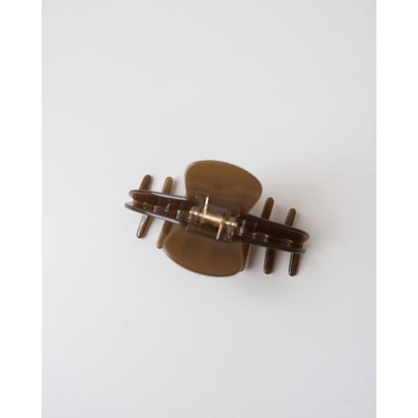 Buttermilk Elle Claw Clip in Dark Roast